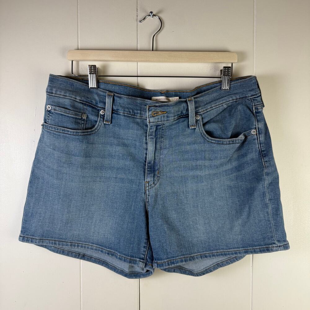Levi's Mid-Length Shorts‎